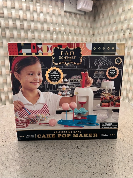 FAO Schwarz Other - FAO Schwarz Cake Pop Maker Set - White, Blue & Red